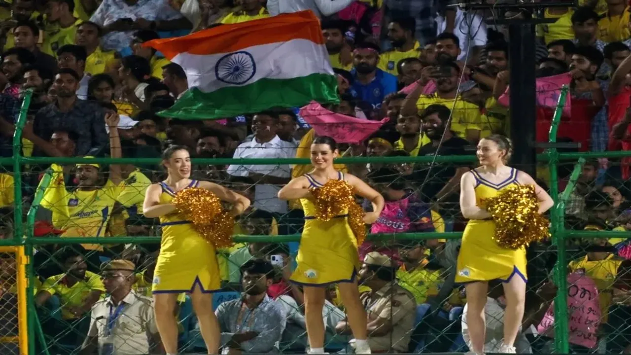 Cheerleaders in IPL : ఐపీఎల్‎లో ఛీర్ లీడర్స్..ఒక్కో మ్యాచ్‎కు ఎంత సంపాదిస్తారో తెలుస్తే షాక్ అవుతారు.!