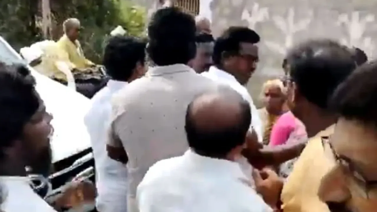 YCP MLA: ఎమ్మెల్యే పొన్నాడ సతీష్ కు నిరసన సెగ.. ప్రచారాన్ని అడ్డుకున్న గ్రామస్థులు..!