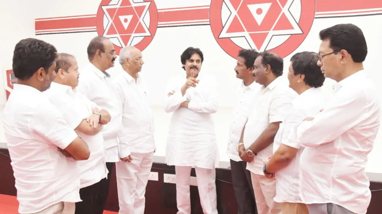 Pawan Kalyan : మరో 9 మంది అభ్యర్థులకు పచ్చ జెండా ఊపిన పవన్!