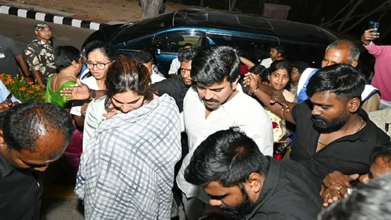 Ram Charan: కుటుంబంతో కలిసి తిరుమలకు రామ్ చరణ్..!