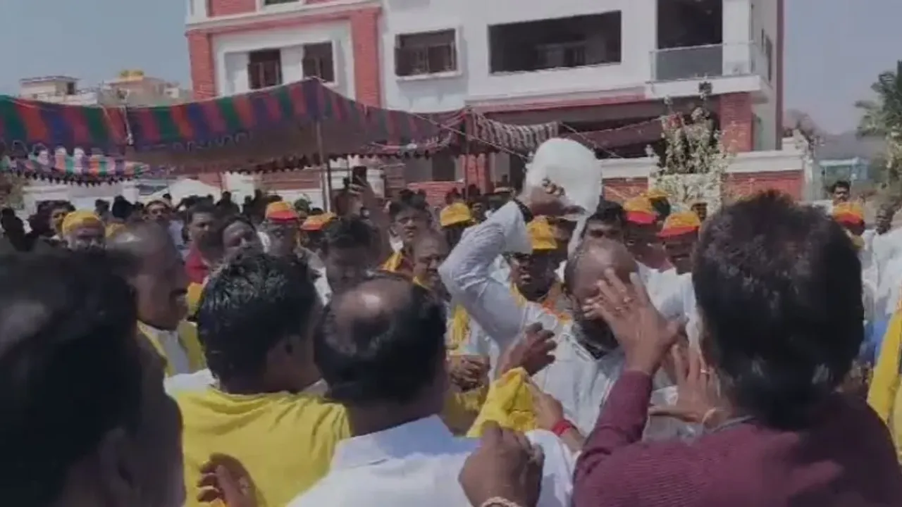 TDP: మడకశిరలో ఉద్రికత్త.. కార్యకర్త  ఆత్మహత్యాయత్నం..!