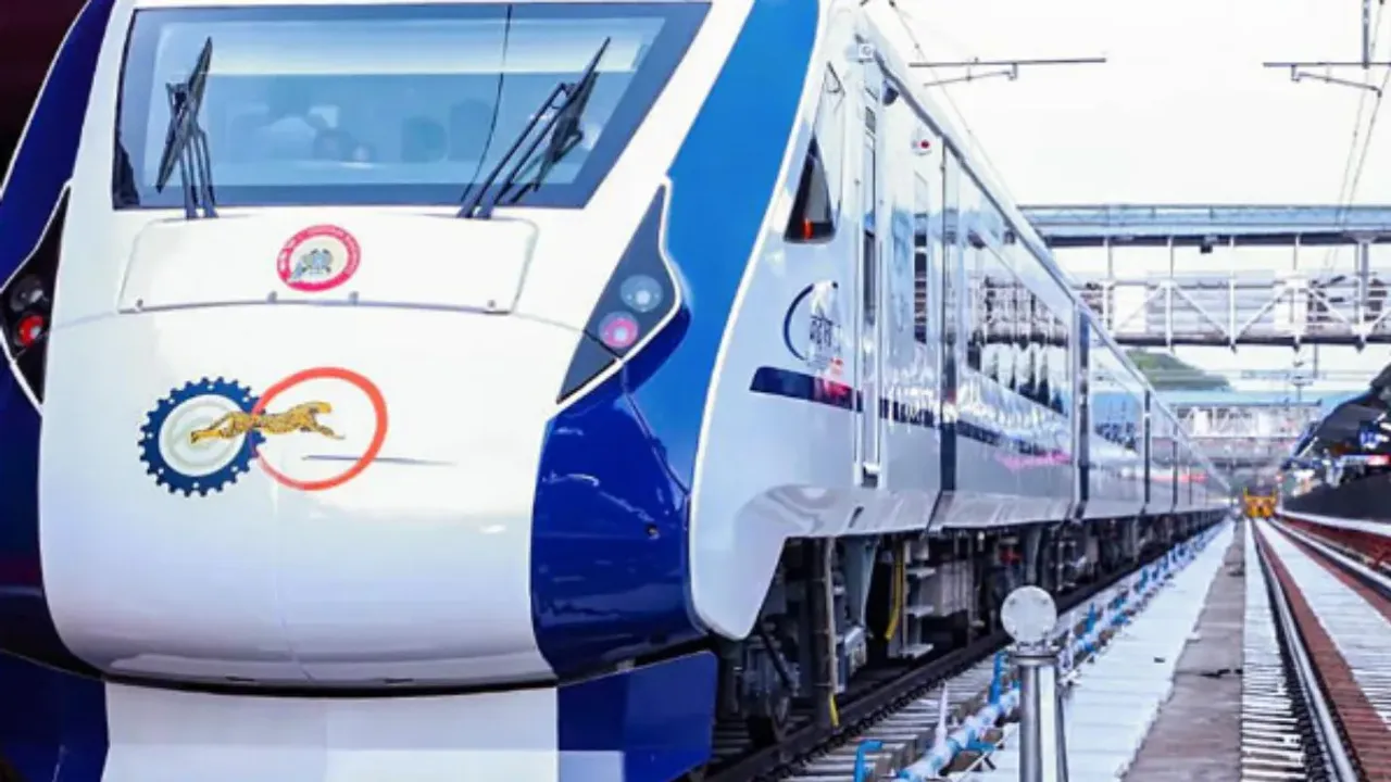 Vande Bharat : ఈరోజు నుంచి సికింద్రాబాద్-విశాఖల మధ్య పరుగెట్టనున్న మరో వందే భారత్...!