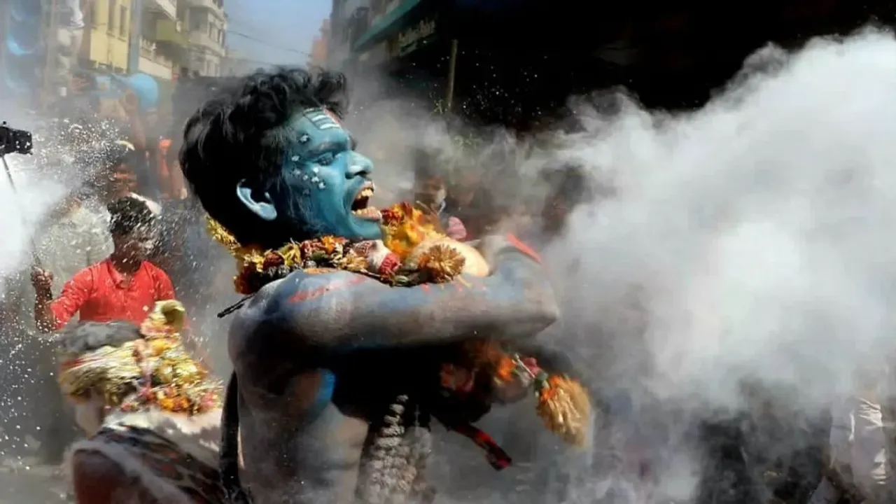 Holi 2024: చితాభస్మంతో హోలీ.. ఎక్కడో తెలుసా?