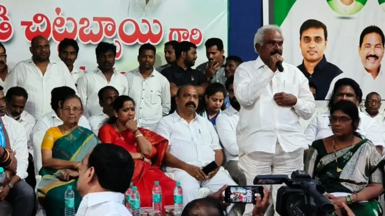 MP Anuradha: అమలాపురంలో ఎంపీ అనురాధ వర్సెస్ మంత్రి విశ్వరూప్.. బయటపడ్డ వర్గ విభేదాలు..!
