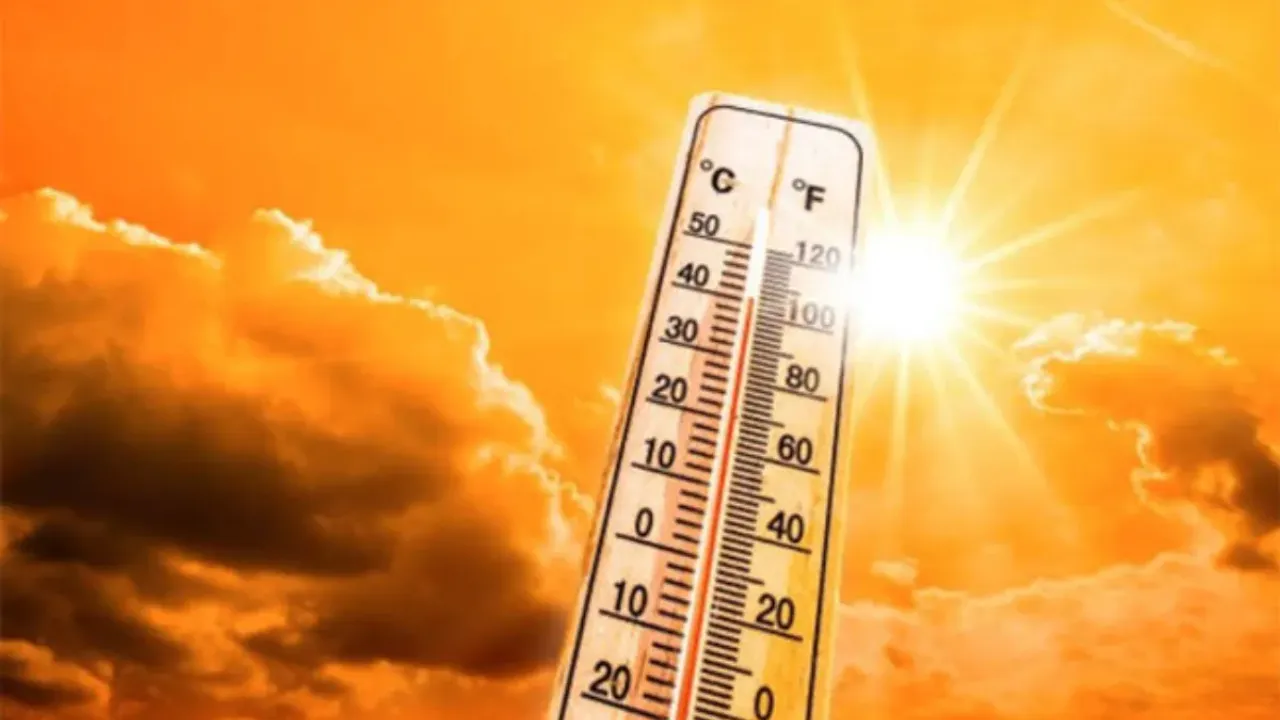 Telangana Weather: తెలంగాణలో ఐదు రోజుల్లో డేంజర్ ఎండలు .. ఆ జిల్లాలకు రెడ్ అలర్ట్