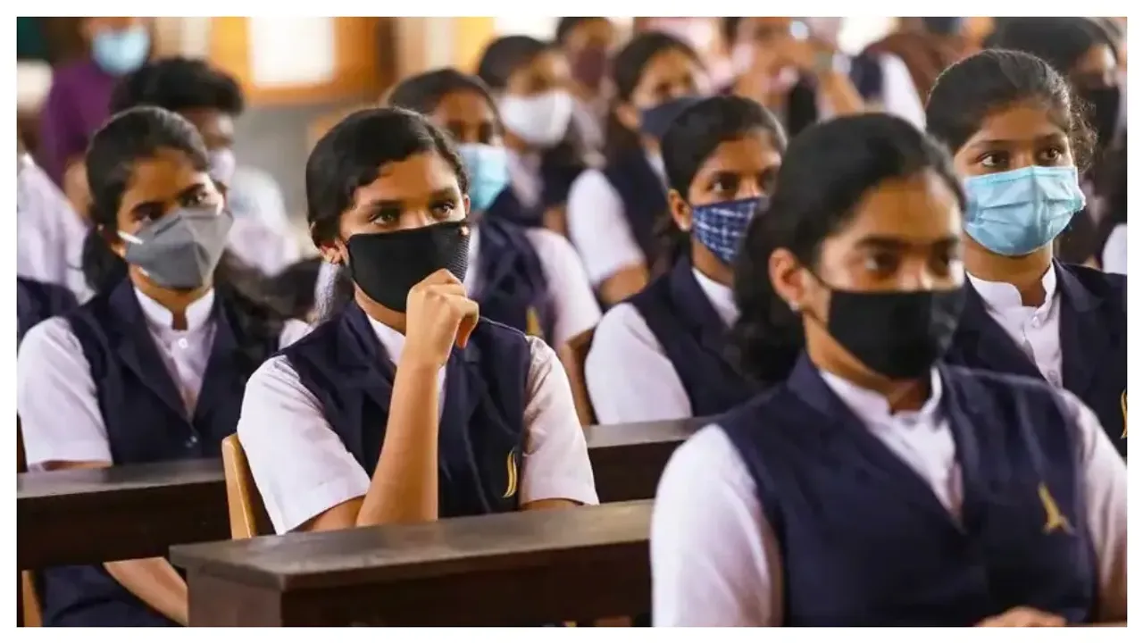 CBSE : సీబీఎస్ఈ విద్యార్థులకు అలర్ట్.. వచ్చే ఏడాది నుంచి క్వశ్చన్ పేపర్ ఫార్మట్ లో మార్పులు!