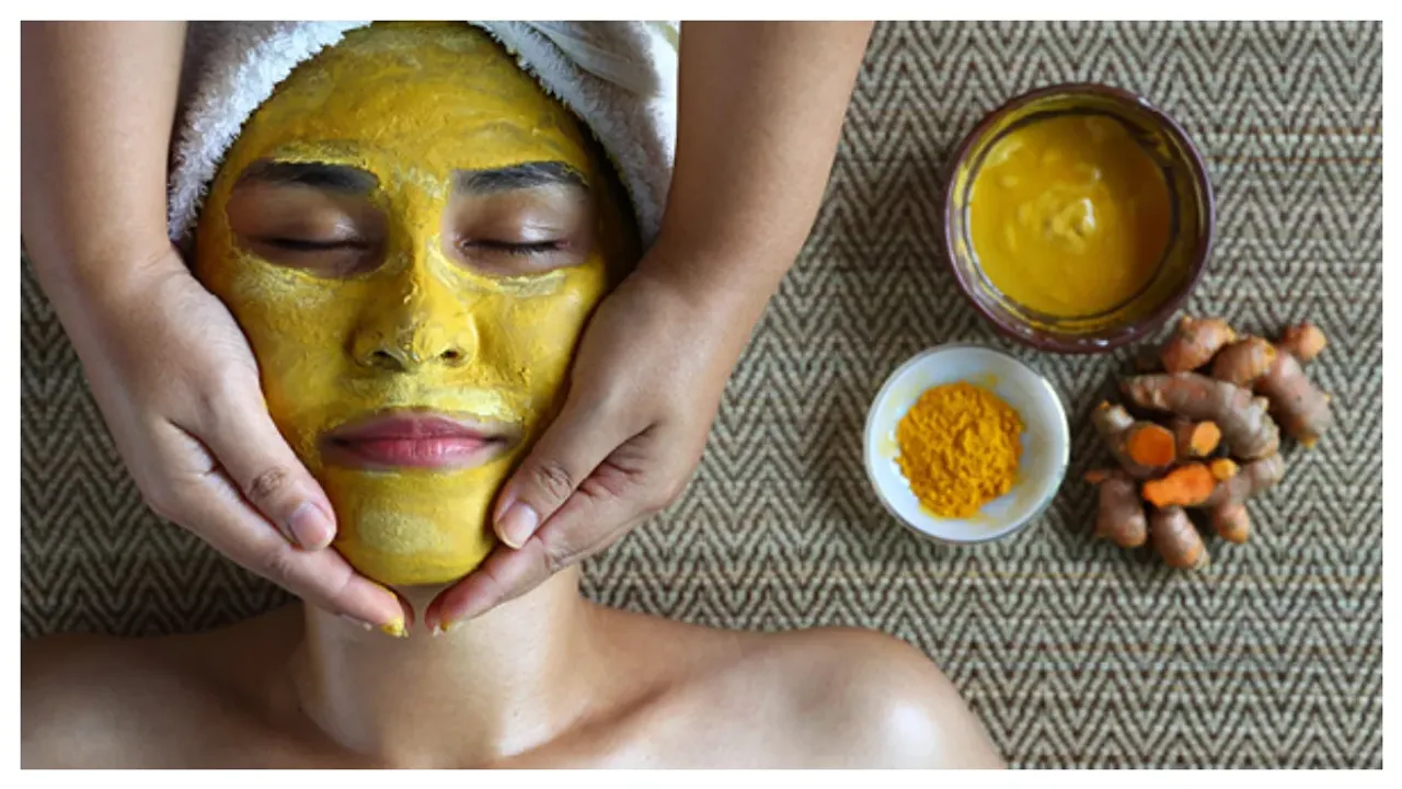Glowing Skin: మెరిసే చర్మం ముల్తానీ మట్టితో సొంతం!