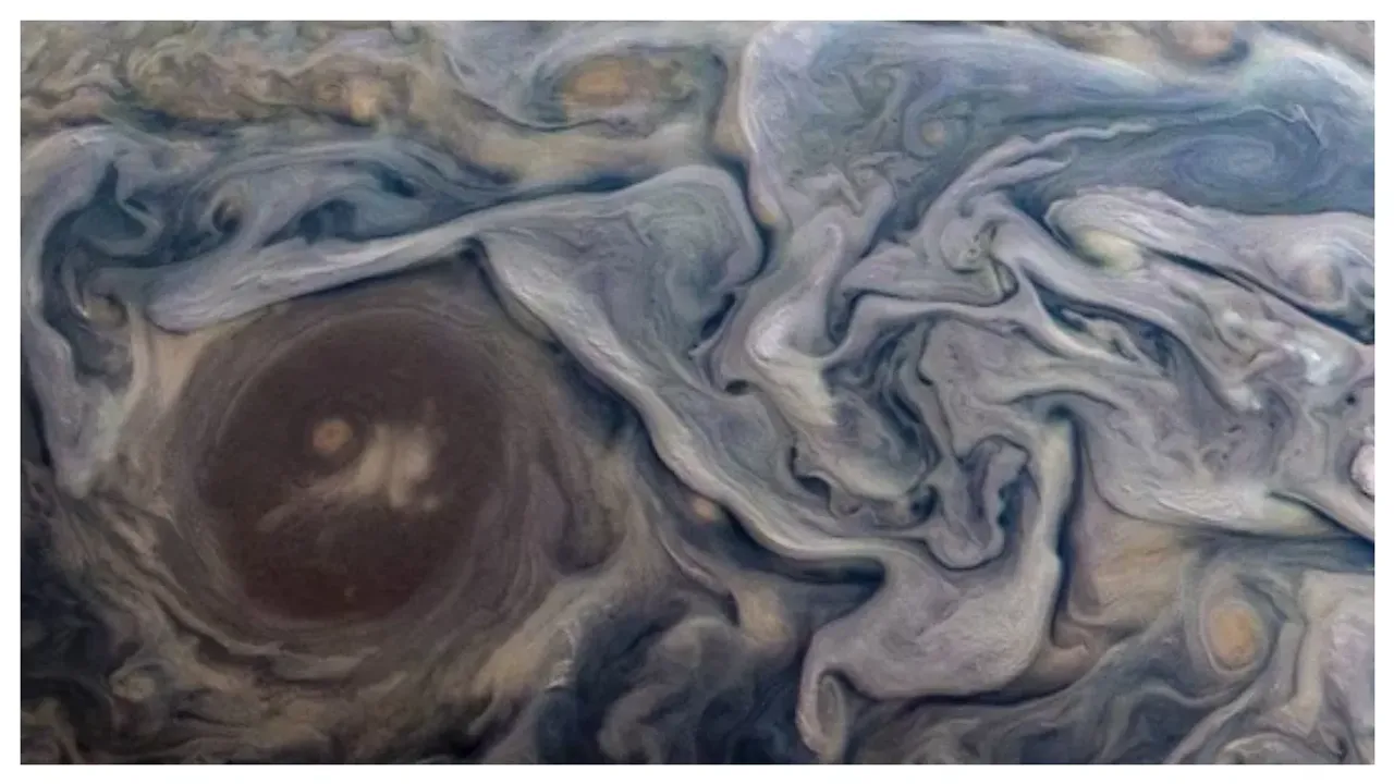 Jupiter : గురుగ్రహంపై భారీ తుఫాన్లు.. ఫొటోలు విడుదల చేసిన నాసా