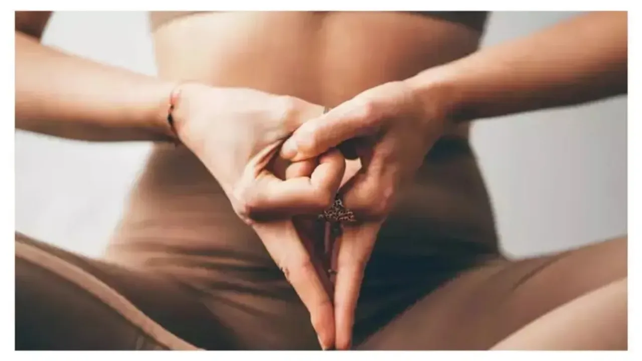 Mudra : ఈ ముద్రతో ఏకాగ్రత, శక్తి పెరుగుతాయట.. అదేంటో చూసేయండి!