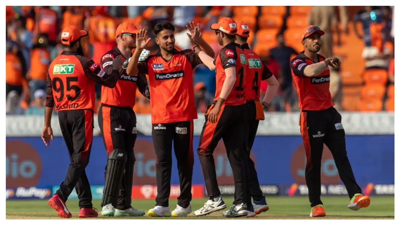 IPL 2024: సన్‌రైజర్స్ హైదరాబాద్ ప్లేఆఫ్స్ కు వెళ్లాలంటే.. ప్రతి మ్యాచ్ గెలవాల్సిందే..!