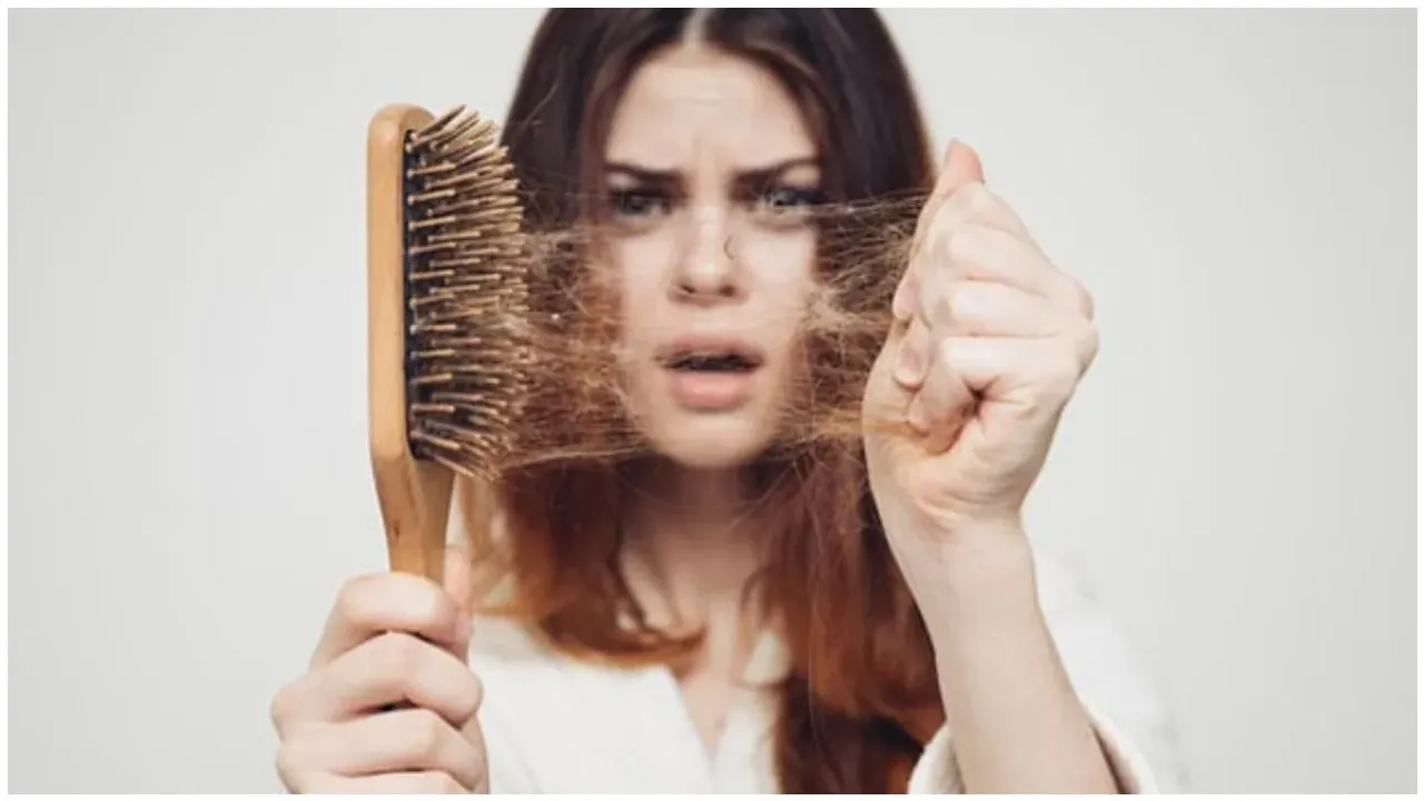 Hair Fall : శరీరంలో ఇవి లోపిస్తే.. మీ జుట్టు రాలడం ఖాయం