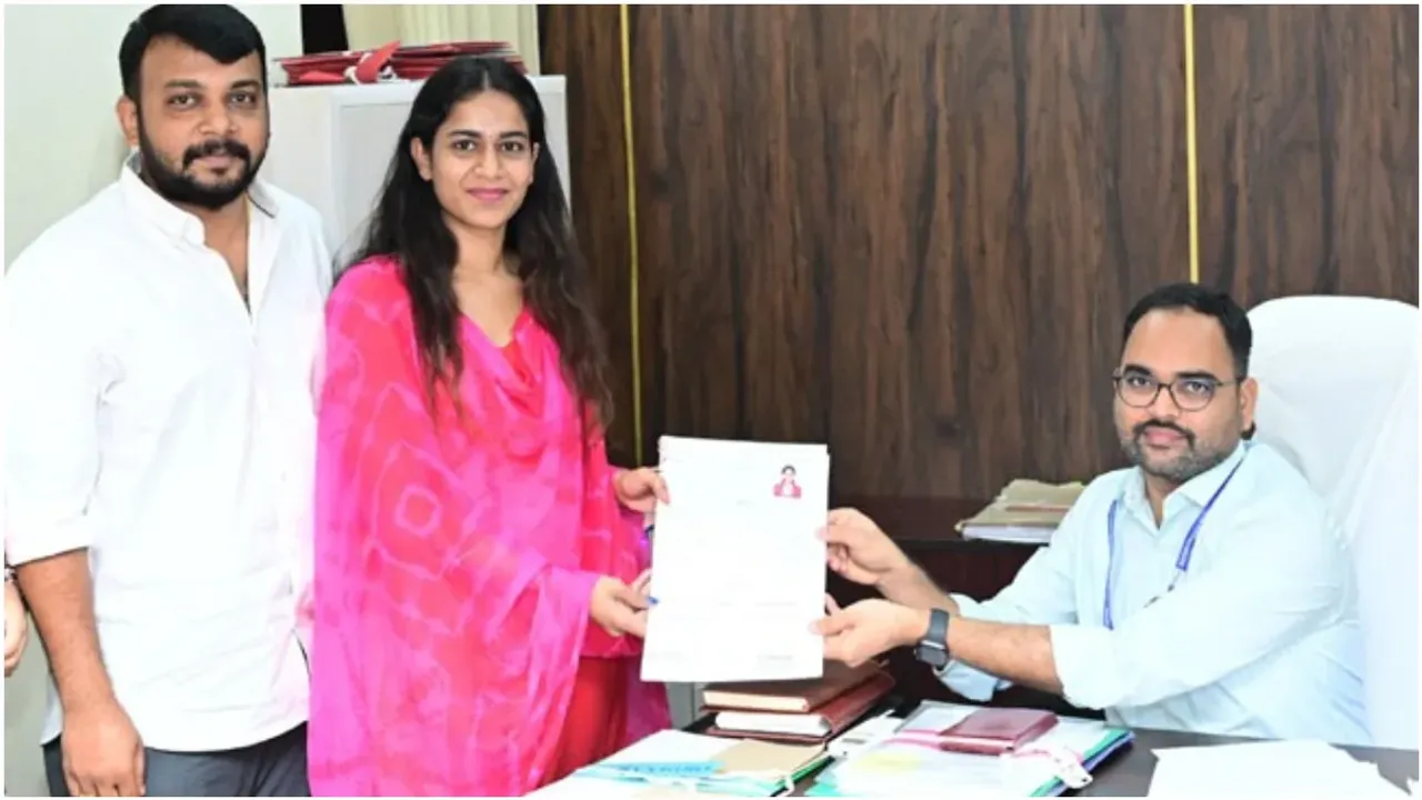 Dasari Sahithi : ఎంపీగా పోటీ చేస్తున్న తెలుగు నటి.. నామినేషన్‌ దాఖలు!