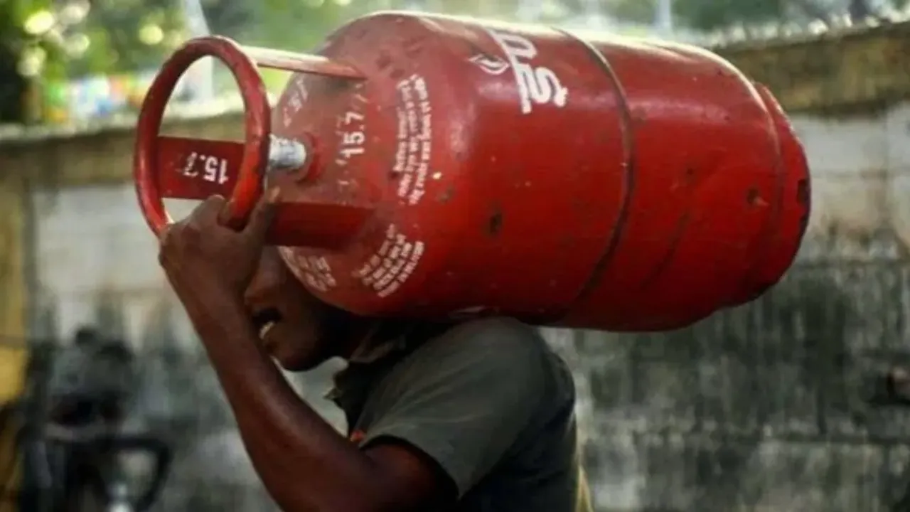 Cooking Gas: వంటగ్యాస్‌ తీసుకునేప్పుడు ఈ విషయాలు గుర్తుపెట్టుకోండి