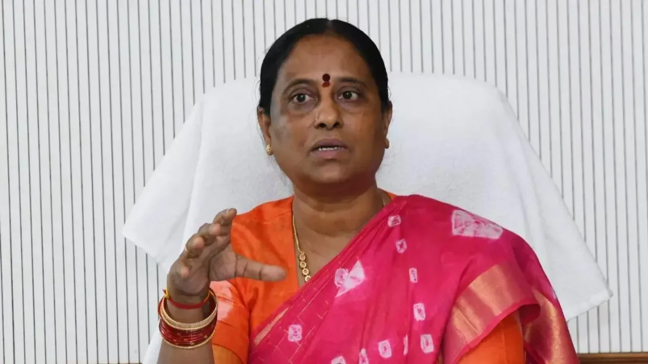 Konda Surekha: మంత్రి కొండా సురేఖకు షాక్.. ఈసీ నోటీసులు