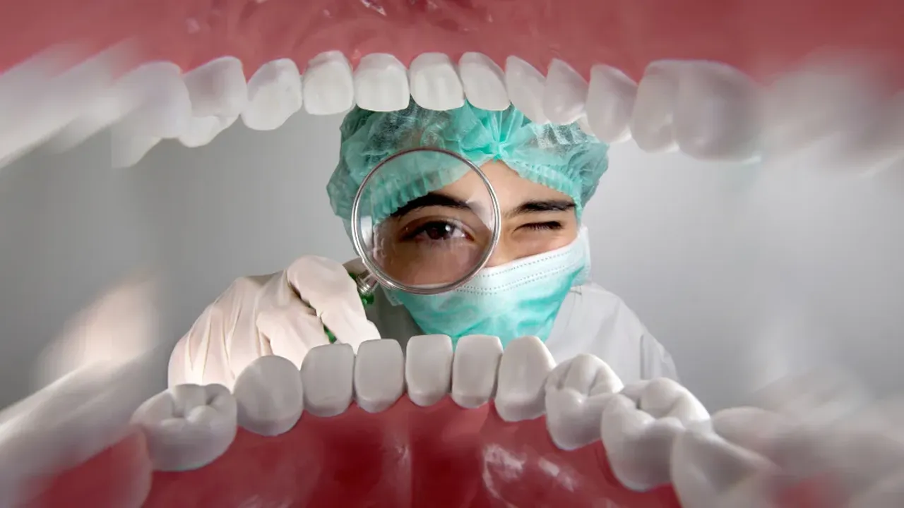 Oral Health: నోటి ఆరోగ్యాన్ని నిర్లక్ష్యం చేస్తున్నారా? ఈ స్టోరీ మీకోసమే!