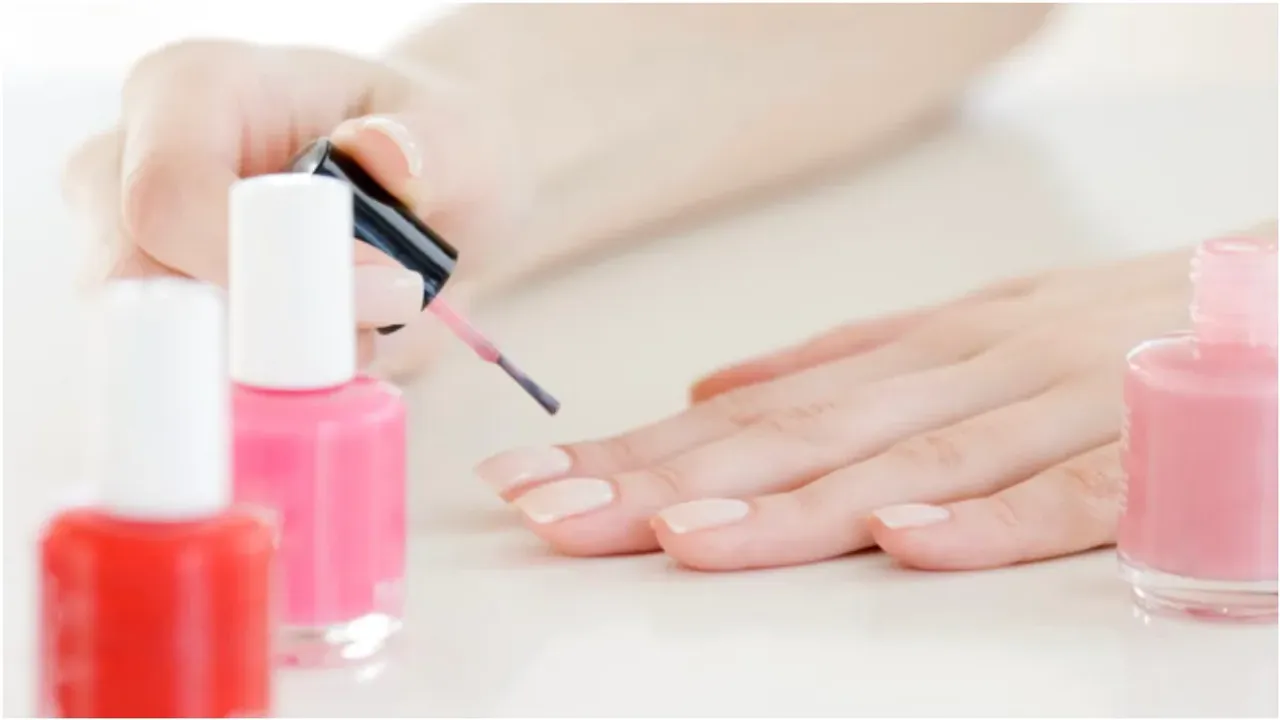 Beauty Tips: ఈ సులభమైన టిప్స్‌తో మీ గోళ్లకు ఉన్న నెయిల్‌ పాలిష్‌ని తొలగించుకోండి