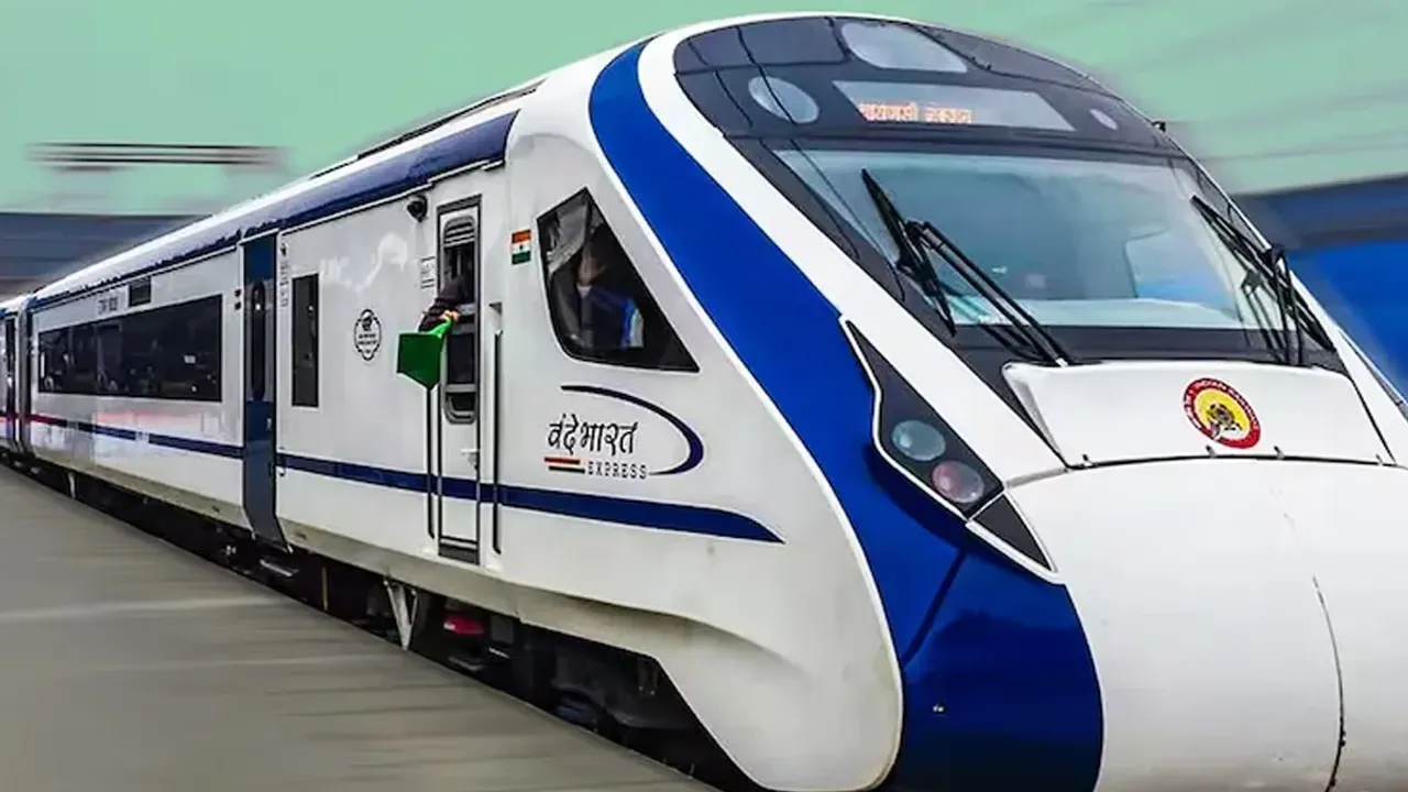 Vande Bharat: వందే భారత్ రైలు రూఫ్‌ నుంచి కారిన నీరు