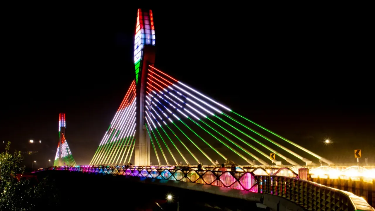 Hyderabad: కేబుల్ బ్రిడ్జ్ పై ఇలా చేస్తే రూ.1000 ఫైన్