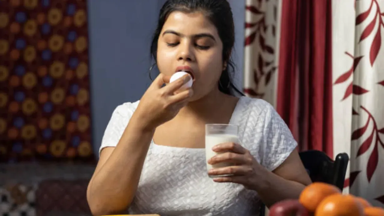 Egg: కొవ్వు పెరగడానికి కోడిగుడ్డు కూడా కారణమా..?.. నిపుణులు ఏమంటున్నారు..?