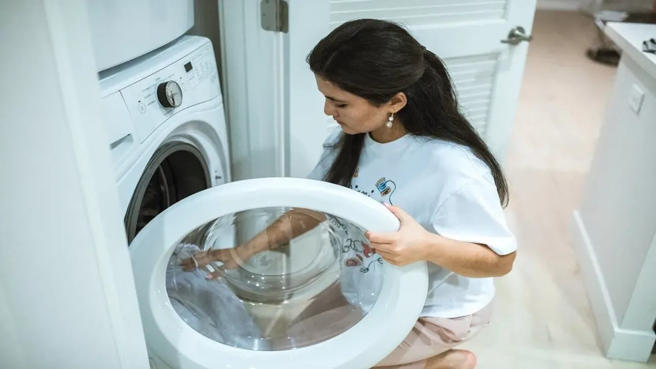 Washing Machine Tips: వాషింగ్ మిషన్ వాడేటప్పుడు ఈ మిస్టేక్ అస్సలు చేయొద్దు!
