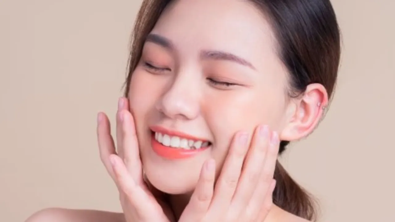 Beauty Tips: రాత్రి పడుకునే ముందు మీ ముఖానికి ఇది అప్లై చేసుకోండి.. తలతలా మెరిసిపోతారు!