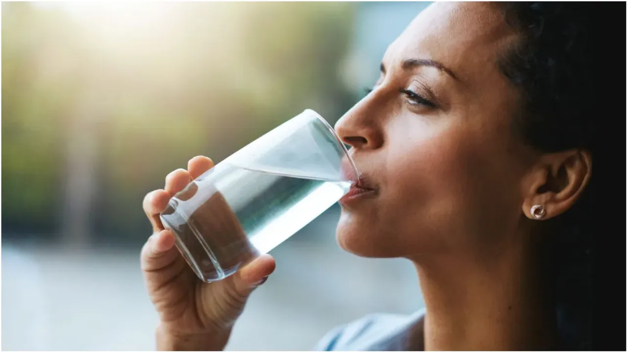 Drinking Water : ఈ సమయంలో తాగిన నీరు ఆరోగ్యానికి  అమృతంలా పనిచేస్తుంది..!