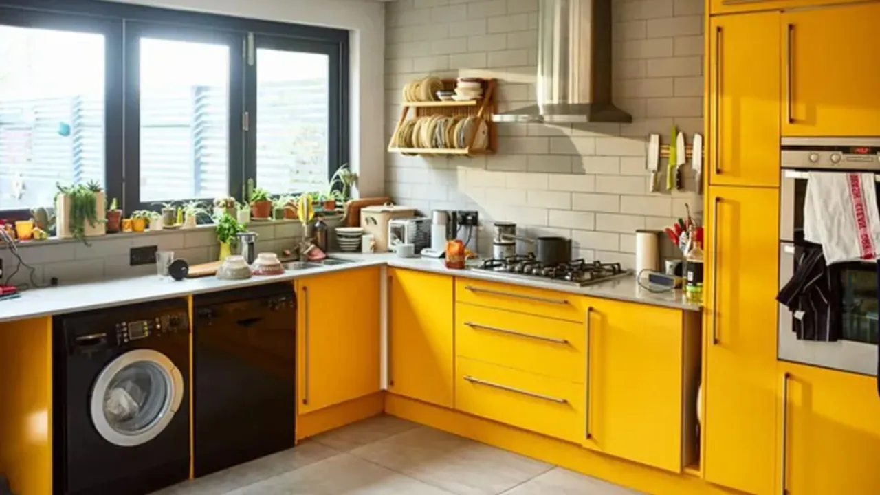 Kitchen Vastu: మీ వంట గదిలో ఈ వస్తువులు ఉన్నాయా..? జాగ్రత్త..!
