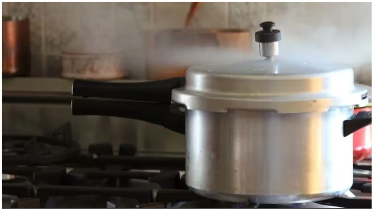 Kitchen Hacks : ప్రెజర్ కుక్కర్ లీక్ అవుతుందా..? ఈ ట్రిక్స్ ఫాలో అవ్వండి
