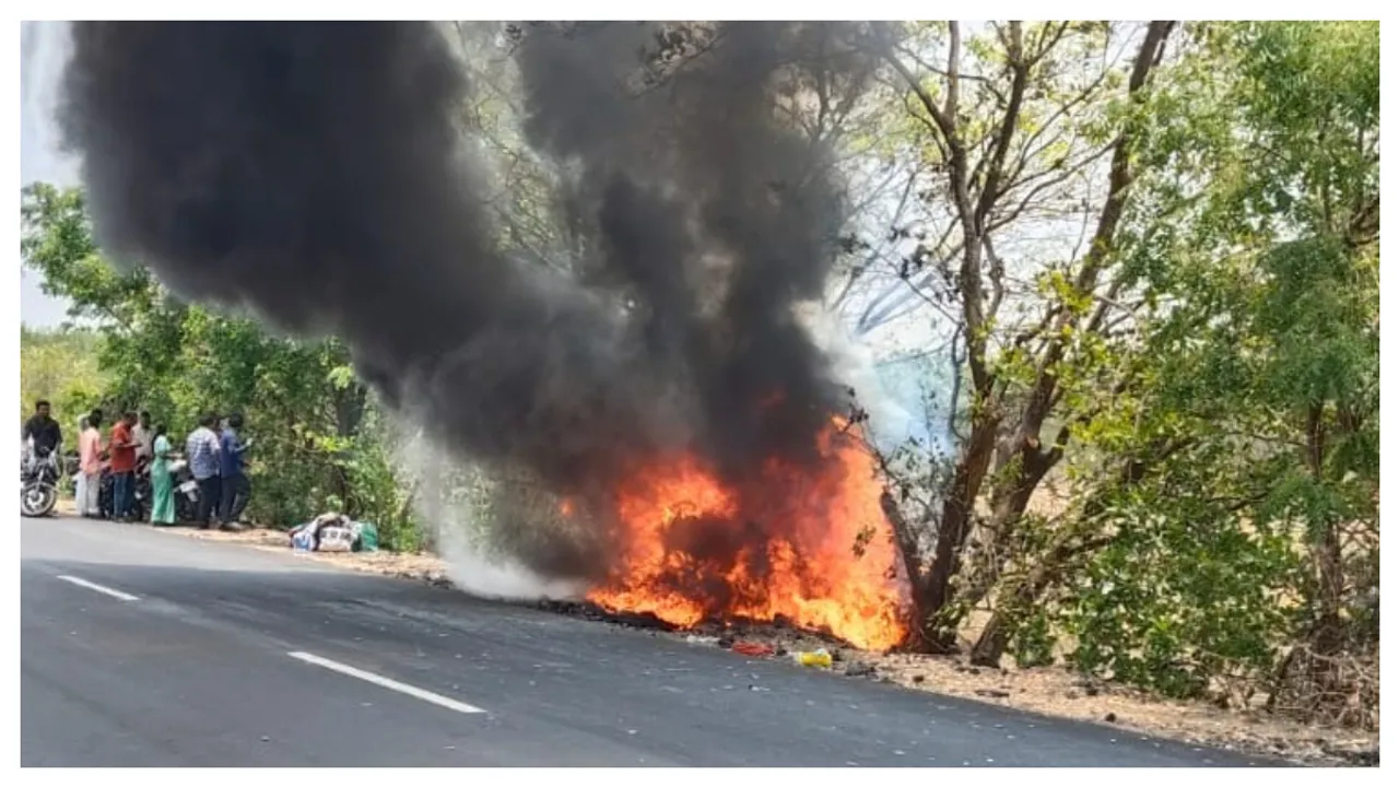 Telangana : ఘోర రోడ్డు ప్రమాదం.. ఇద్దరు మృతి