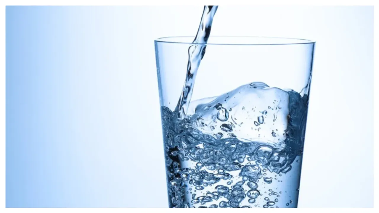 Health Tips : నీరు ఎక్కువ తాగితే బరువు పెరగటం కాయం..