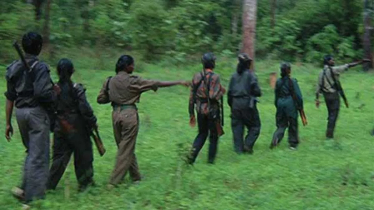 Chhattisgarh Encounter: ఛత్తీస్ ఘడ్‌లో ఎన్‌కౌంటర్.. 10 మంది మావోయిస్టులకు మృతి
