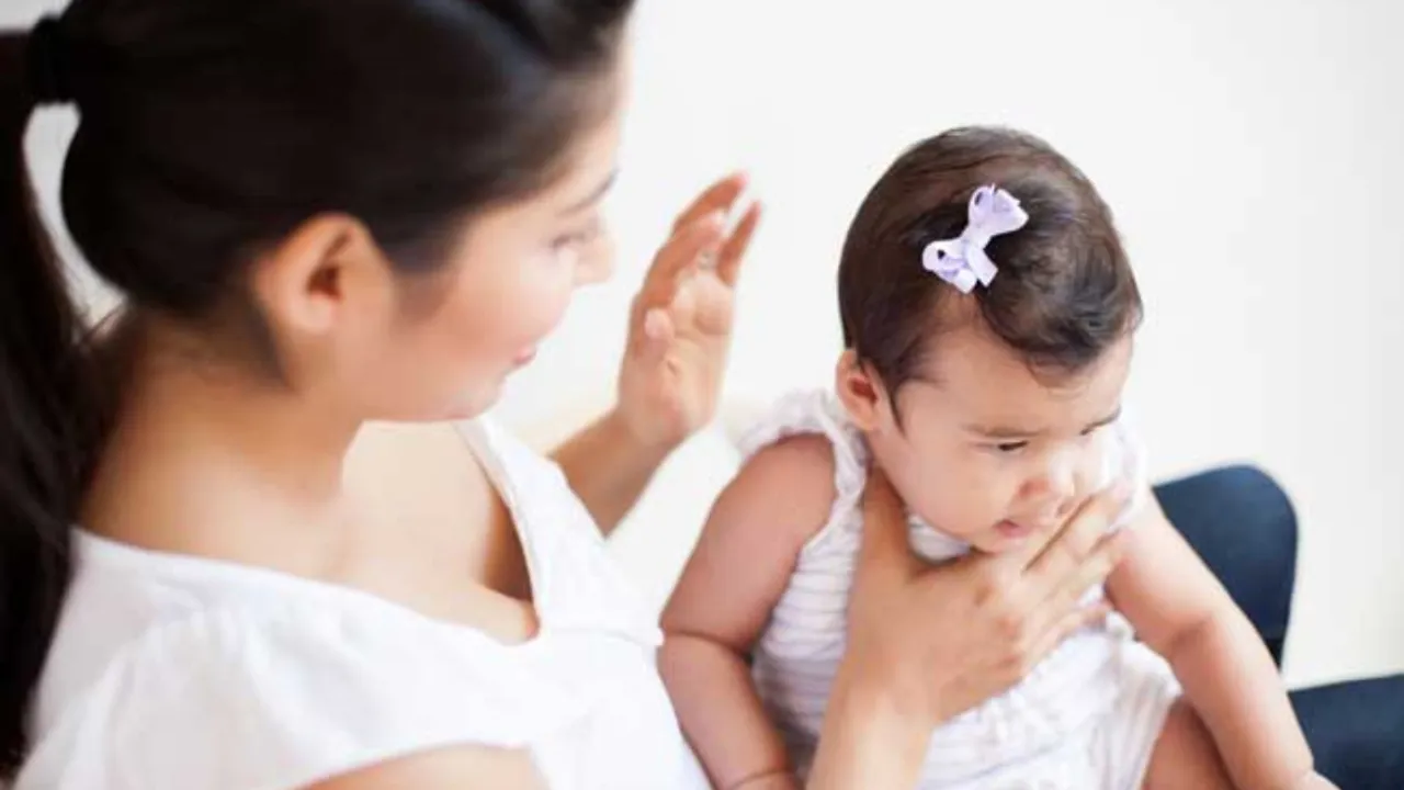 Baby Hiccups: చిన్న పిల్లలకు ఎందుకు ఎక్కువ ఎక్కిళ్ళు వస్తాయి..? పరిష్కారం ఏంటి..?