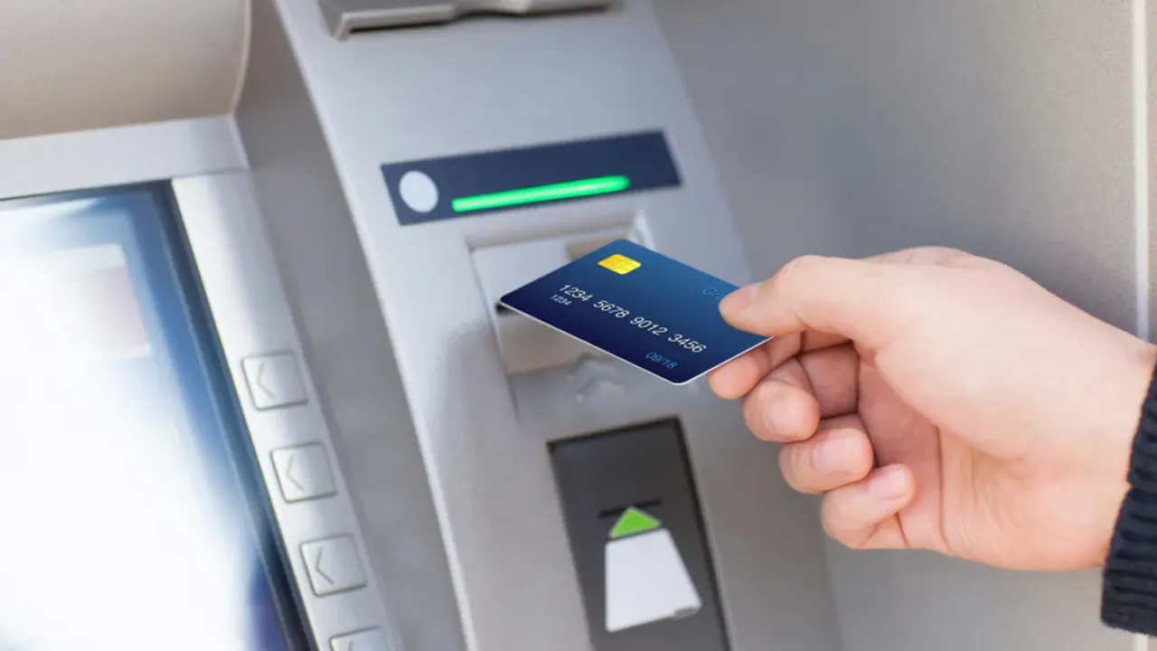 ATM: బీ కేర్ ఫుల్.. ATM సెంటర్లలో కొత్తరకం మోసం..!