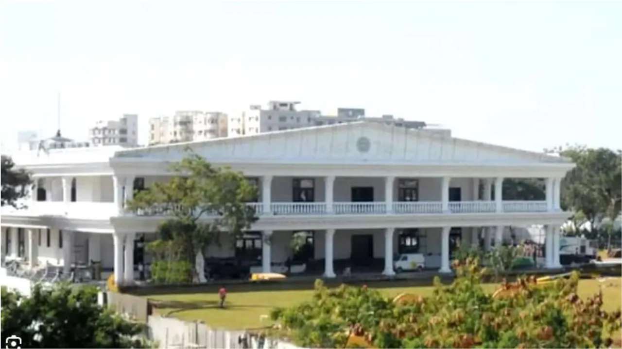 Telangana : ప్రజా భవన్ లో బాంబ్?.. హైదరాబాద్ లో హై అలర్ట్.!