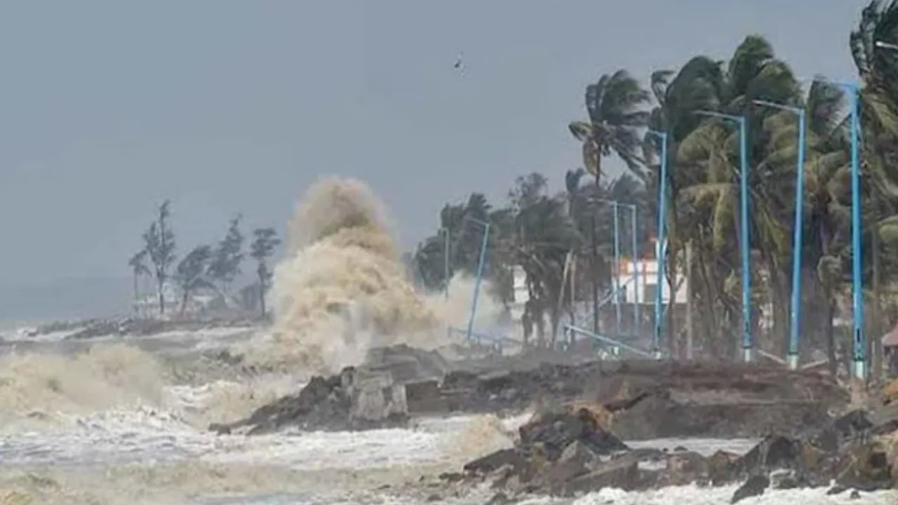 Cyclone: తీవ్ర తుఫానుగా మారనున్న వాయుగుండం..తీరం దాటేది ఎప్పుడంటే!
