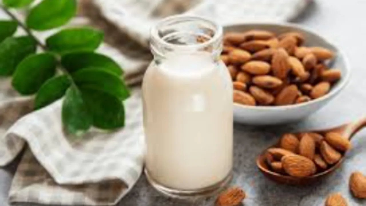 Health Tips : పాలల్లో ఈ డ్రై ఫ్రూట్స్‌ ని కలిపి తాగతే ఎముకలు దృఢంగా ఉంటాయి...ఈ సమస్యలు కూడా దూరం అవుతాయి!