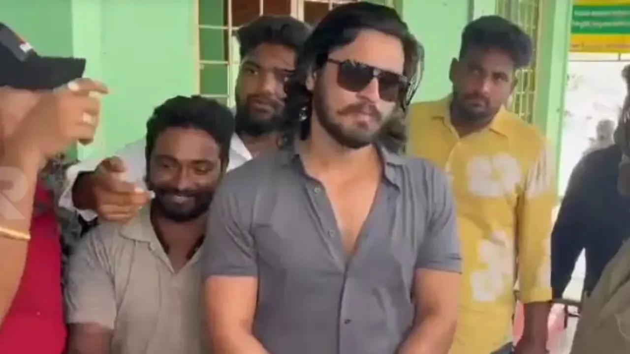 Hero Nikhil: చీరాలలో  హీరో నిఖిల్ సందడి.. అభివృద్ధి కోసం ఆ పార్టీని గెలిపించండి..!