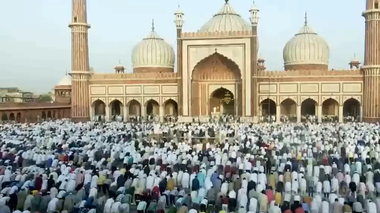 Eid Al Adha Festival: దేశవ్యాప్తంగా బక్రీద్ సందడి.. త్యాగానికి ప్రతీకగా జరుపుకునే ప్రధాన పండుగ!