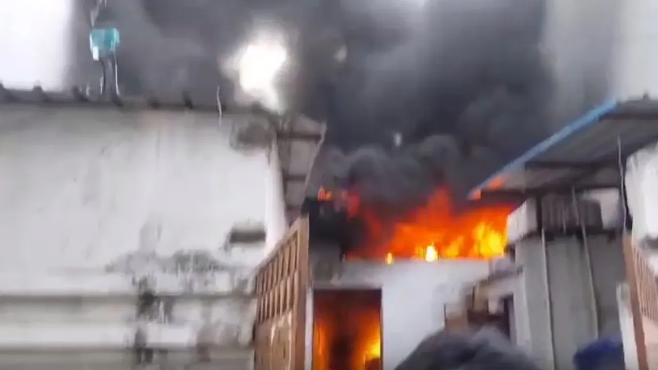 Fire Accident: ఘోర అగ్నిప్రమాదం.. రూ.50 లక్షల ఆస్తి నష్టం