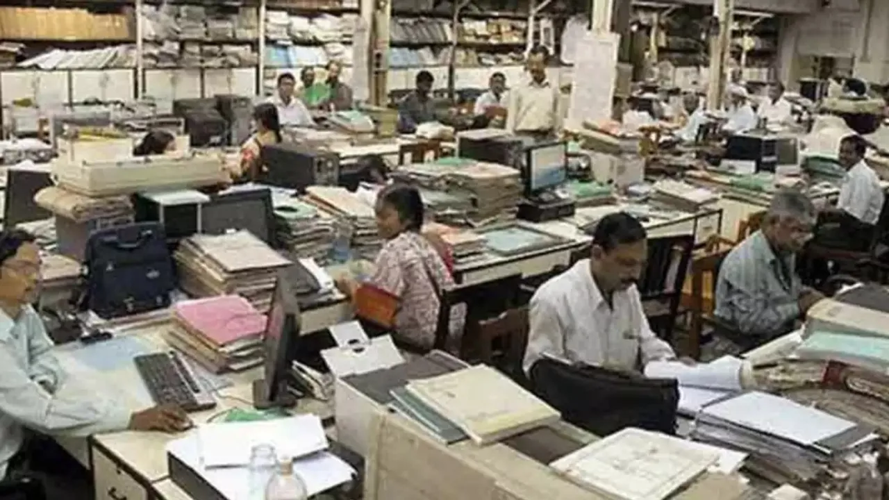 Govt Employees : ప్రభుత్వ ఉద్యోగులకు అలెర్ట్.. ఇకనుంచి ఆలస్యంగా ఆఫీస్‌కు వచ్చారో అంతే సంగతులు
