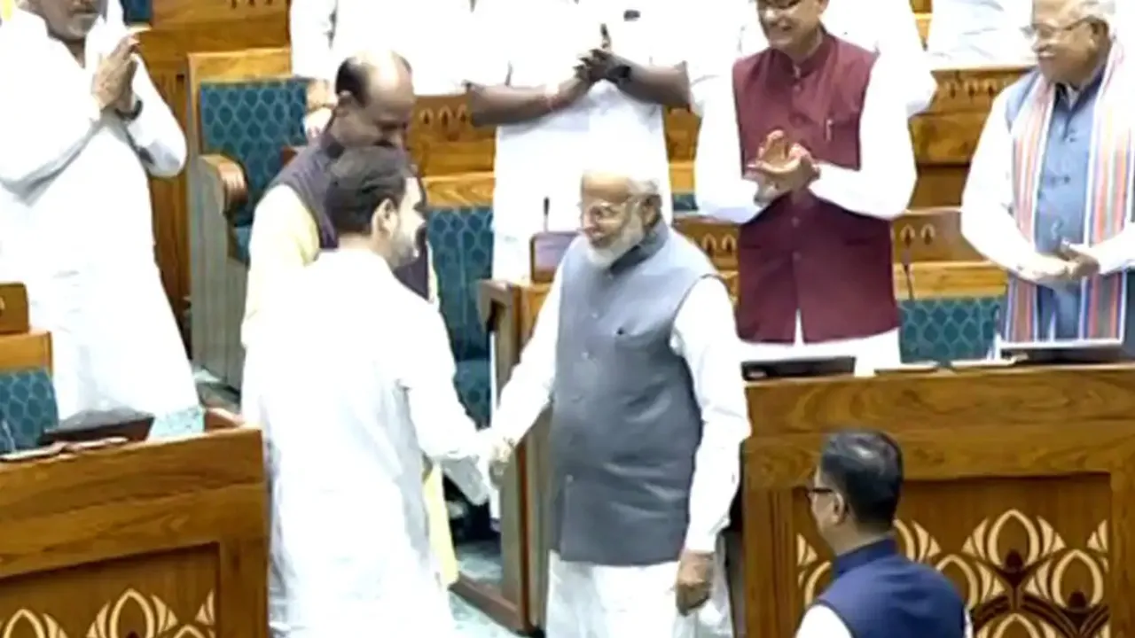 Watch Video: లోక్‌సభలో అరుదైన దృశ్యం.. మోదీ-రాహుల్ షేక్ హ్యాండ్‌