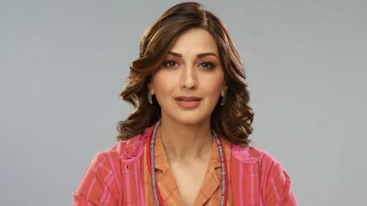 Sonali Bendre : స్టార్ హీరోయిన్ కోసం అభిమాని సూసైడ్.. షాకింగ్ ఇన్సిడెంట్ రివీల్ చేసిన 'ఇంద్ర' బ్యూటీ!