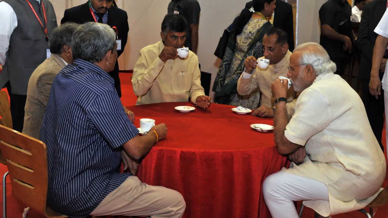 Political Picture: చంద్రబాబుతో ఉన్న పాత ఫోటోను షేర్ చేసిన మోదీ