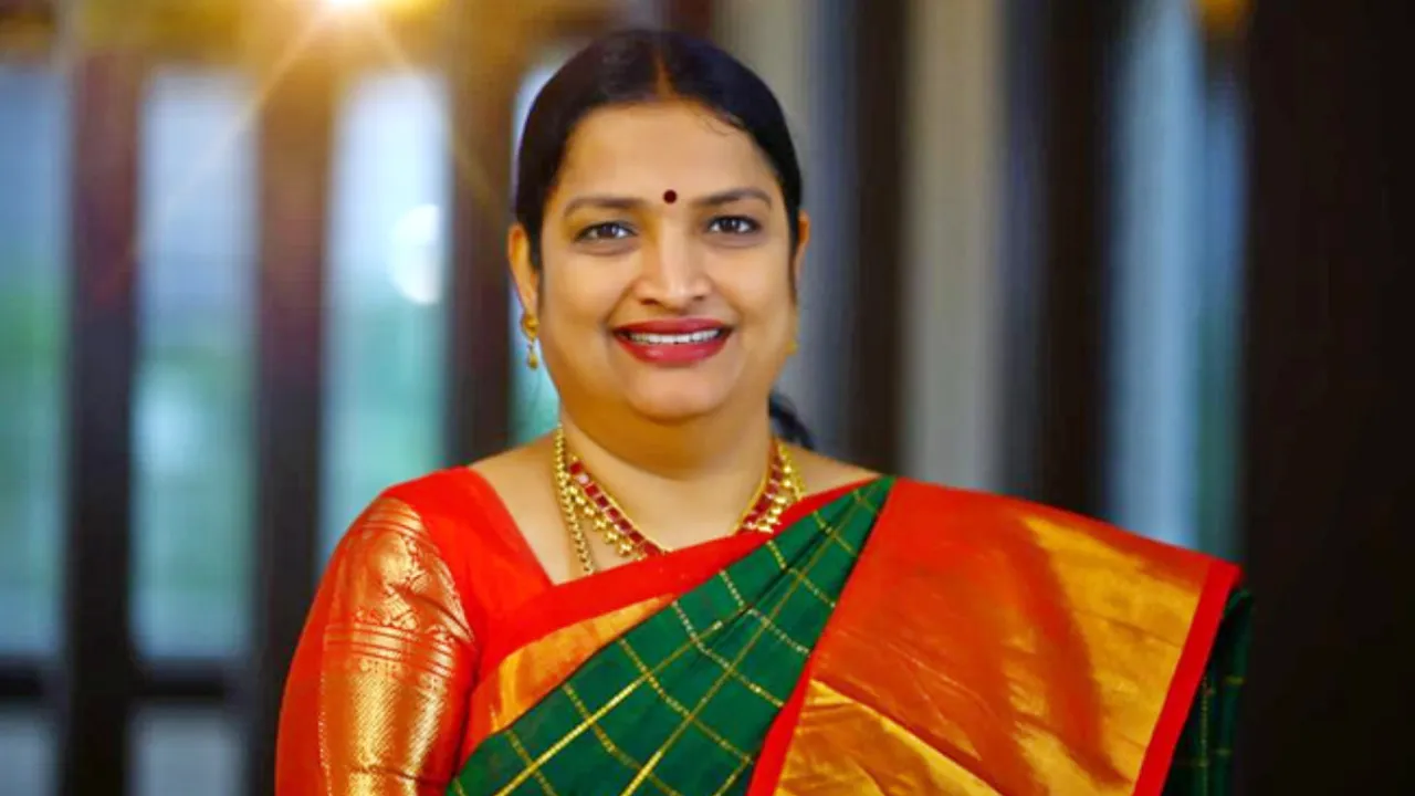 పెనుగొండలో వెనుకంజలో మంత్రి ఉషశ్రీ చరణ్‌