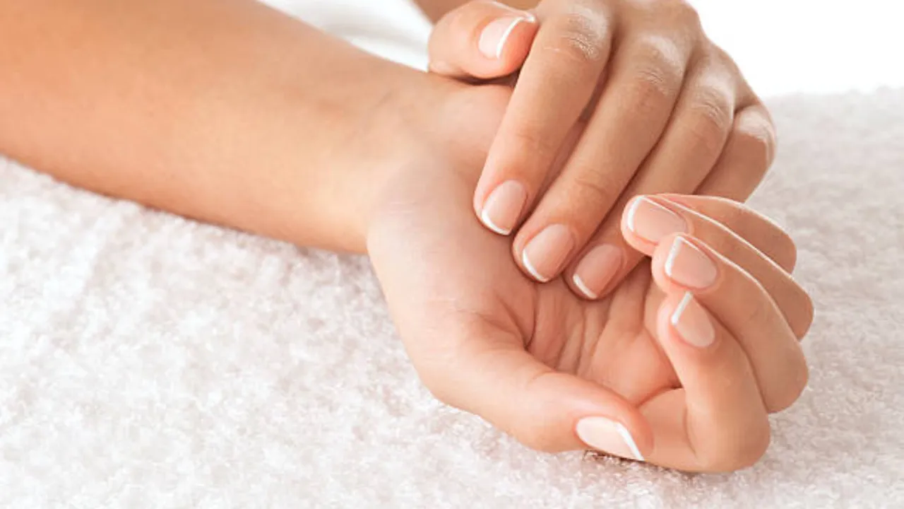Nail Tips: గోళ్ల వల్ల పెద్ద రోగాలు వచ్చే ప్రమాదాన్ని తెలుసుకోవచ్చా? అసలు మేటర్ ఏంటంటే?
