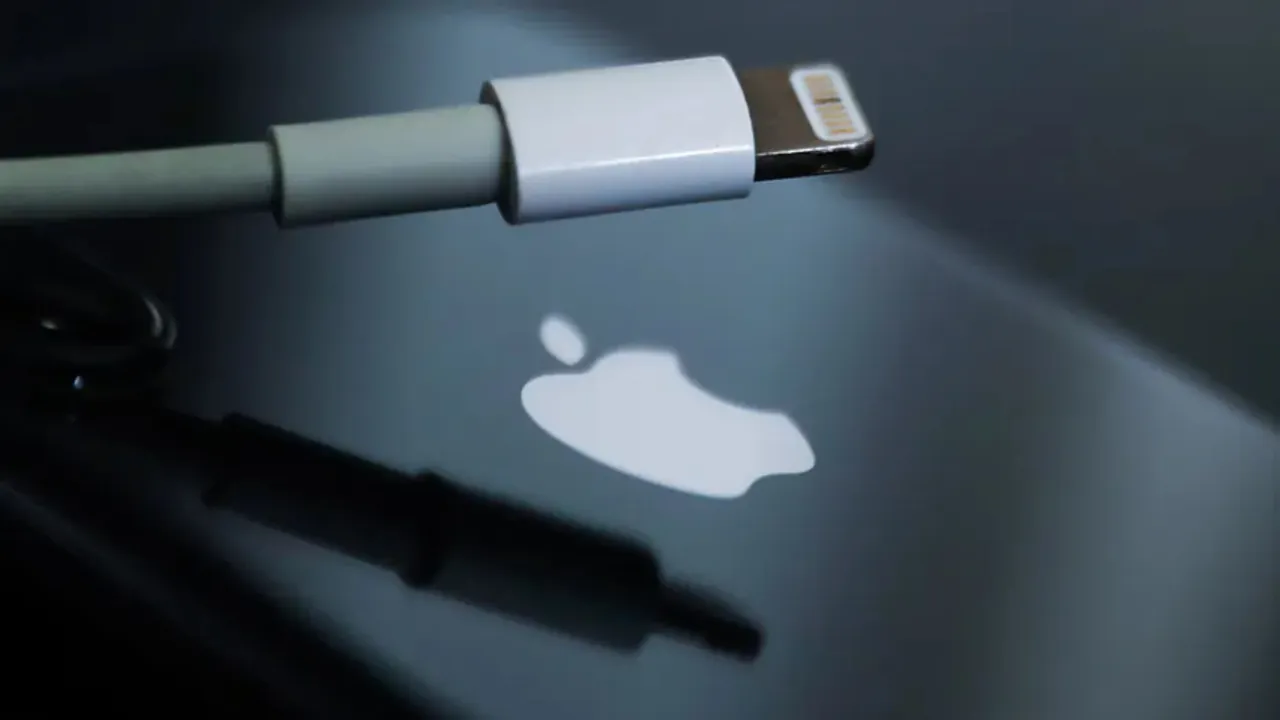 iPhone Charging Tips: ఐఫోన్‌ ఛార్జింగ్​ పెట్టేటప్పుడు ఈ మిస్టేక్స్  చేస్తున్నారా? ఏం జరుగుతుందో తెలుసా!