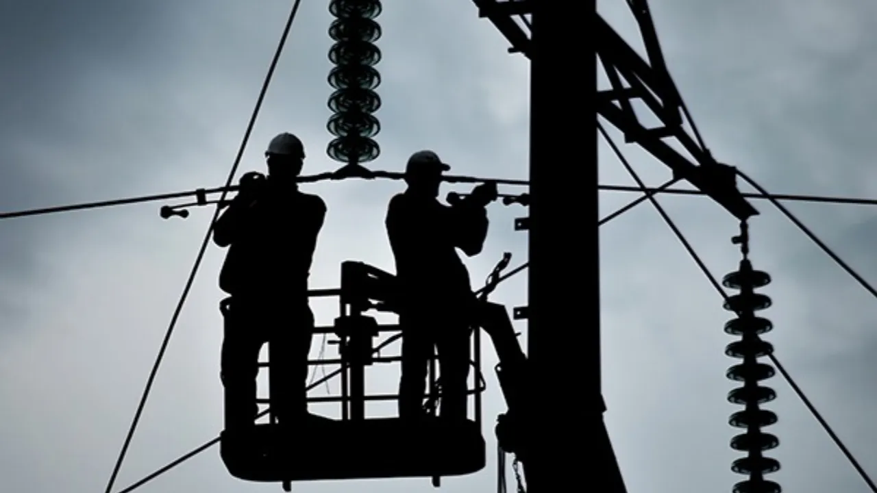 Electricity Employees: తెలంగాణలో విద్యుత్ ఉద్యోగులకు డీఏ పెంపు