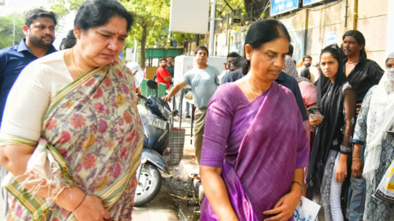 BRS MLC Kavitha : తీహార్‌ జైలుకు మాజీ మంత్రులు.. కవితతో ములాఖత్‌!
