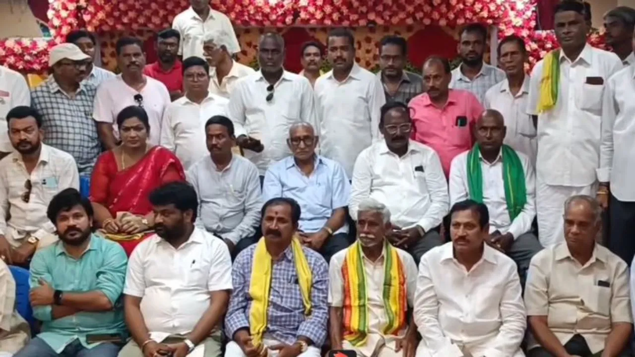 TDP: వారు పార్టీలో ఉండొద్దు.. టీడీపీ  నాయకుల మధ్య రచ్చ..!