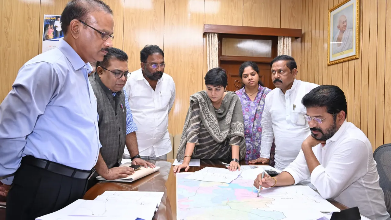 సీఎం రేవంత్ తో రైల్వే చీఫ్ ఇంజనీర్ భేటీ!